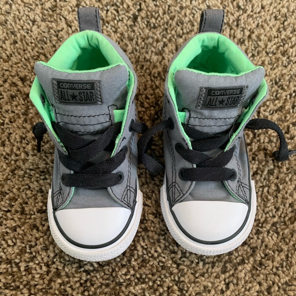 Kids converse